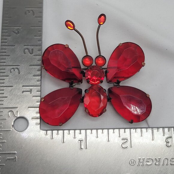 Vtg Red Acrylic Rhinestone Butterfly Brooch Pin Brass Tone Secure Clasp 2.5" - Picture 3 of 6